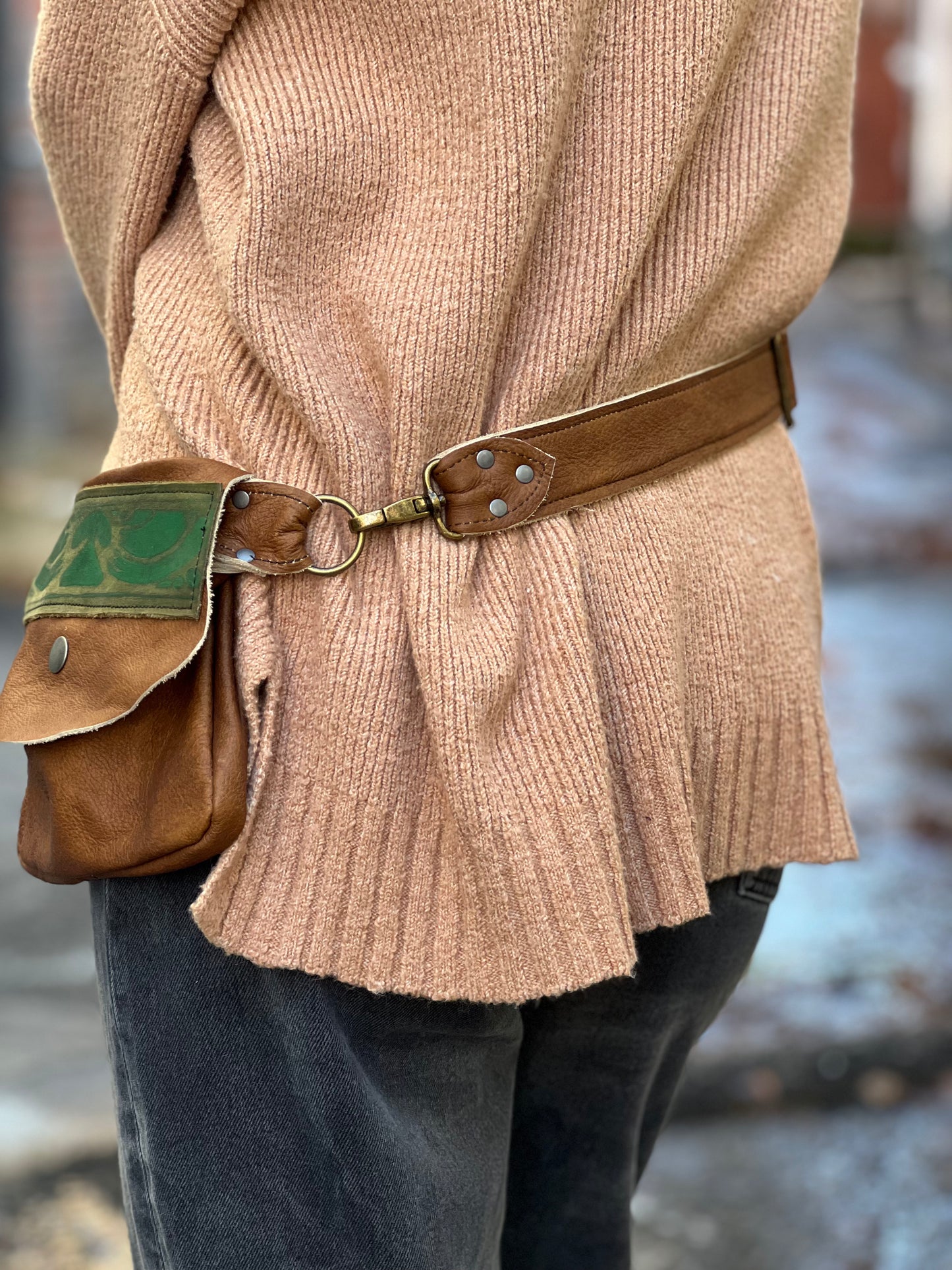 Sienna Leather Sling Pocket Belt