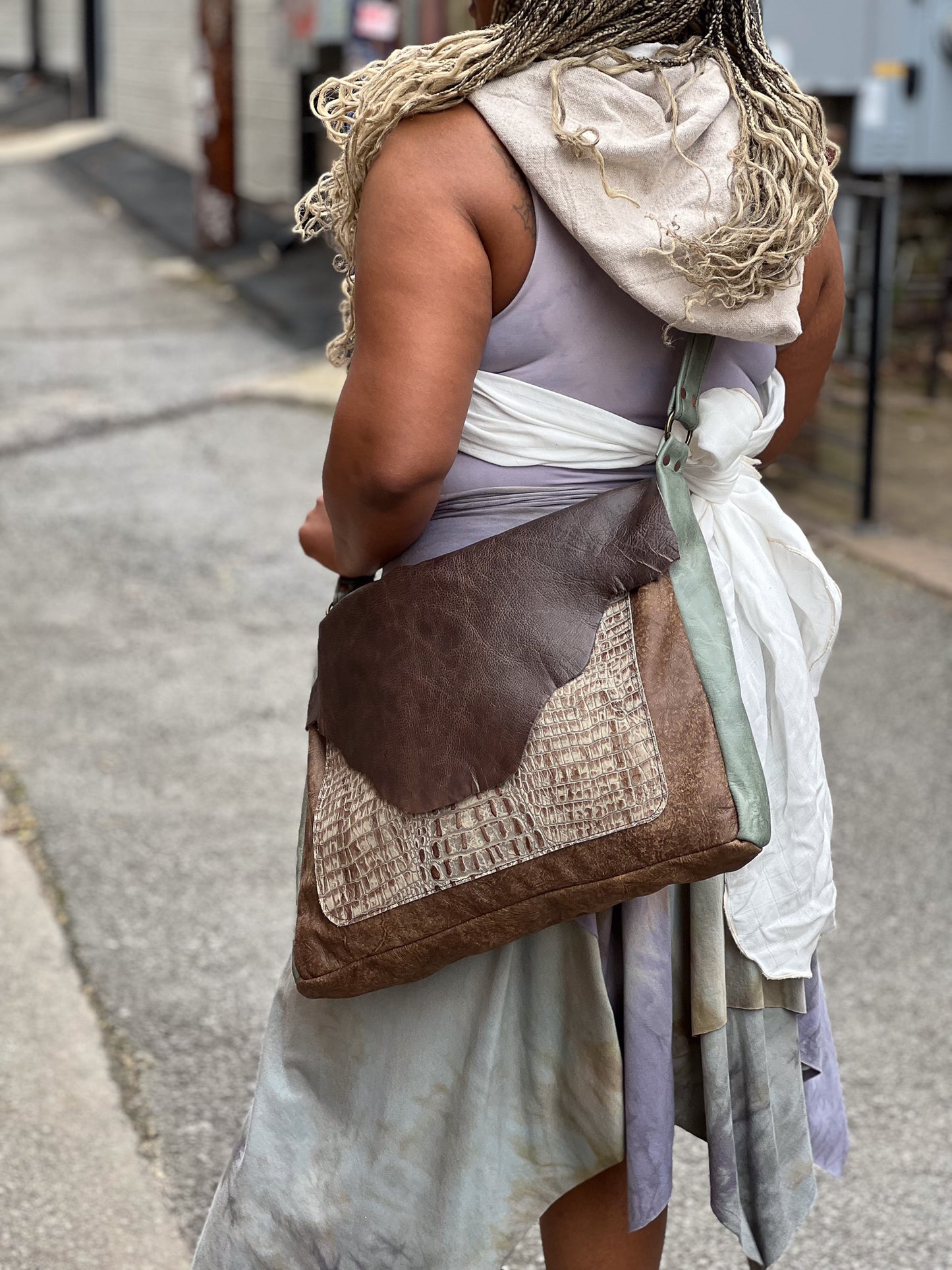 Eucalyptus & Earth Leather Messenger Bag