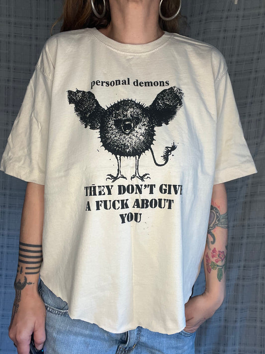 Beige "personal demons" T-Shirt