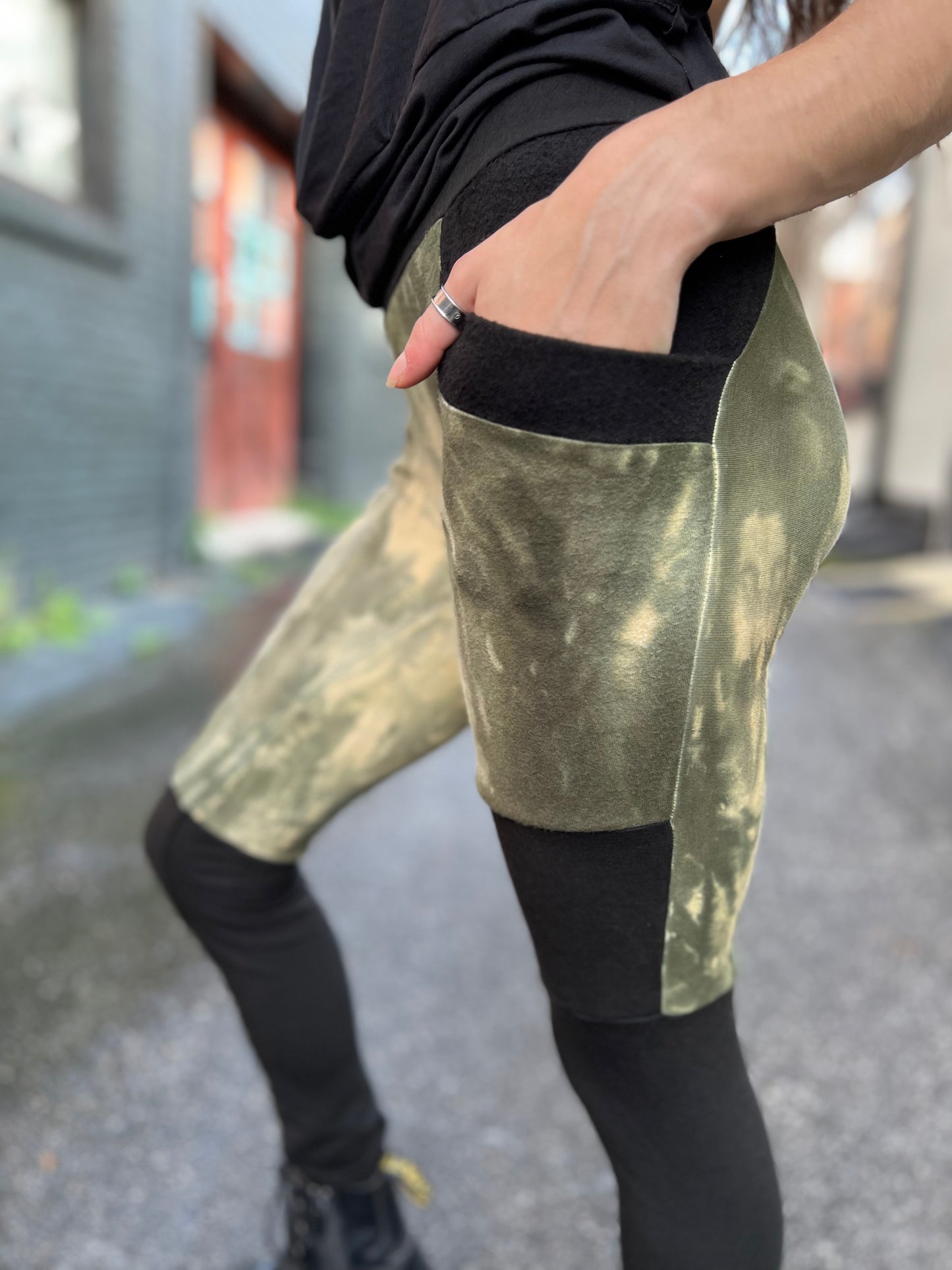 Crossfox Lucien Leggings (Black and Grass Green)