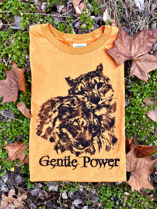 LO - Golden Snow Leopards Organic Cotton T-shirt