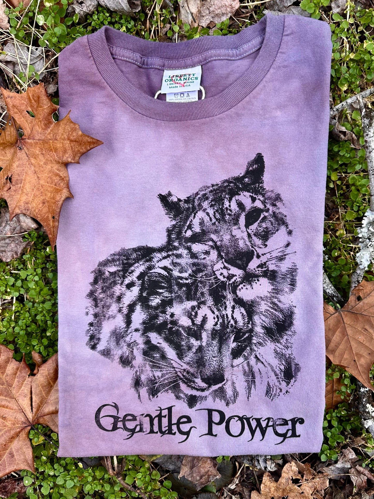 LO - Amethyst Snow Leopards Organic Cotton T-shirt