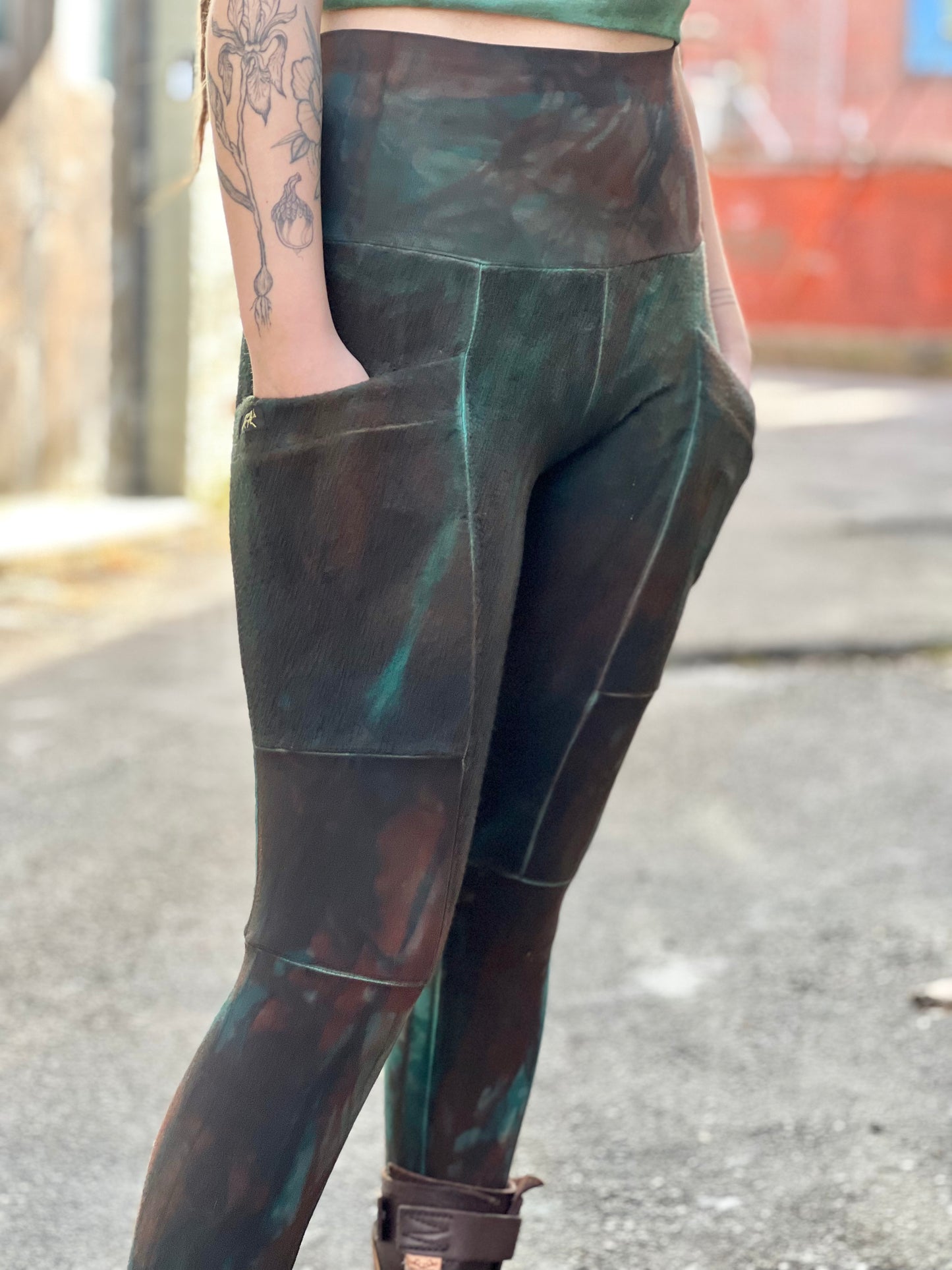 "Oil Splash' Bamboo Fleece Crossfox Leggings