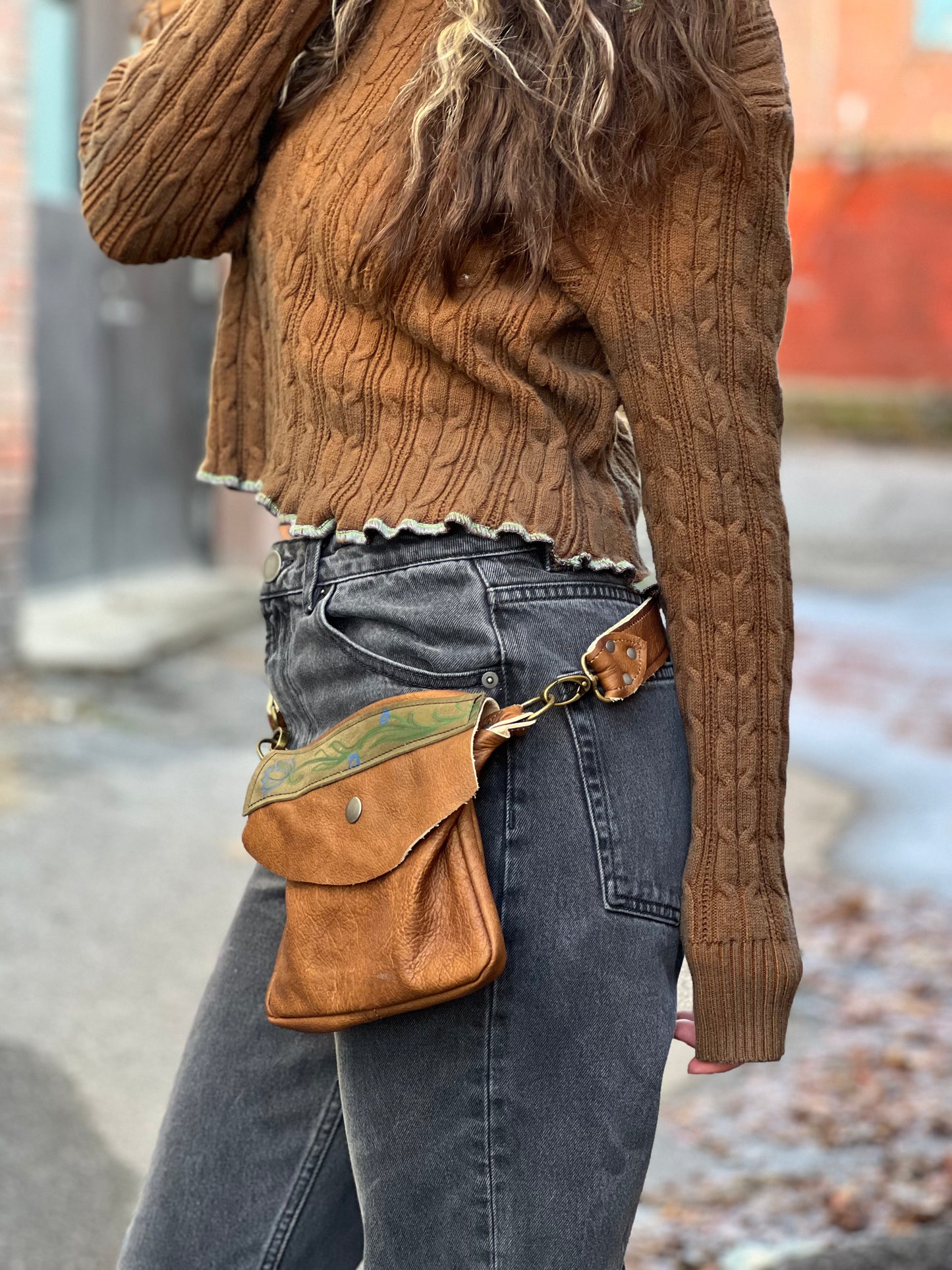 Sienna & Green Leather Sling Belt