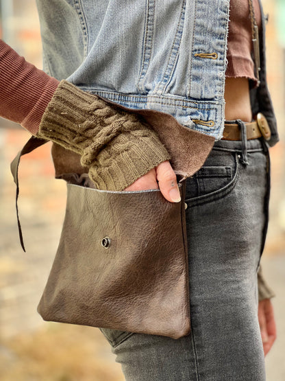 Brown Slide Pouch (Square)