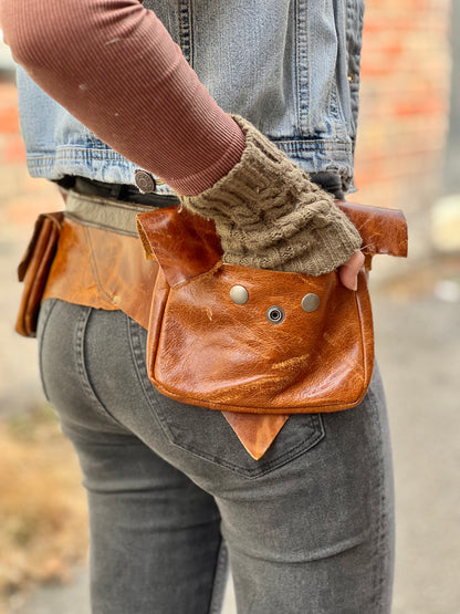 2 Pocket Sienna Pocket Belt