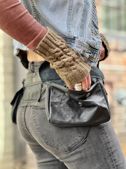 2 Pocket Black Pocket Belt