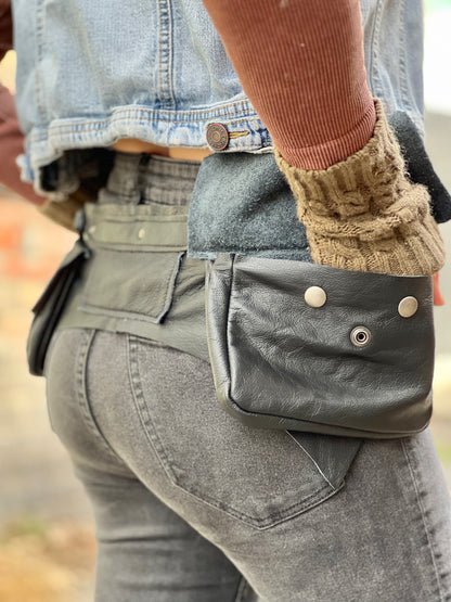 2 Pocket Black Pocket Belt