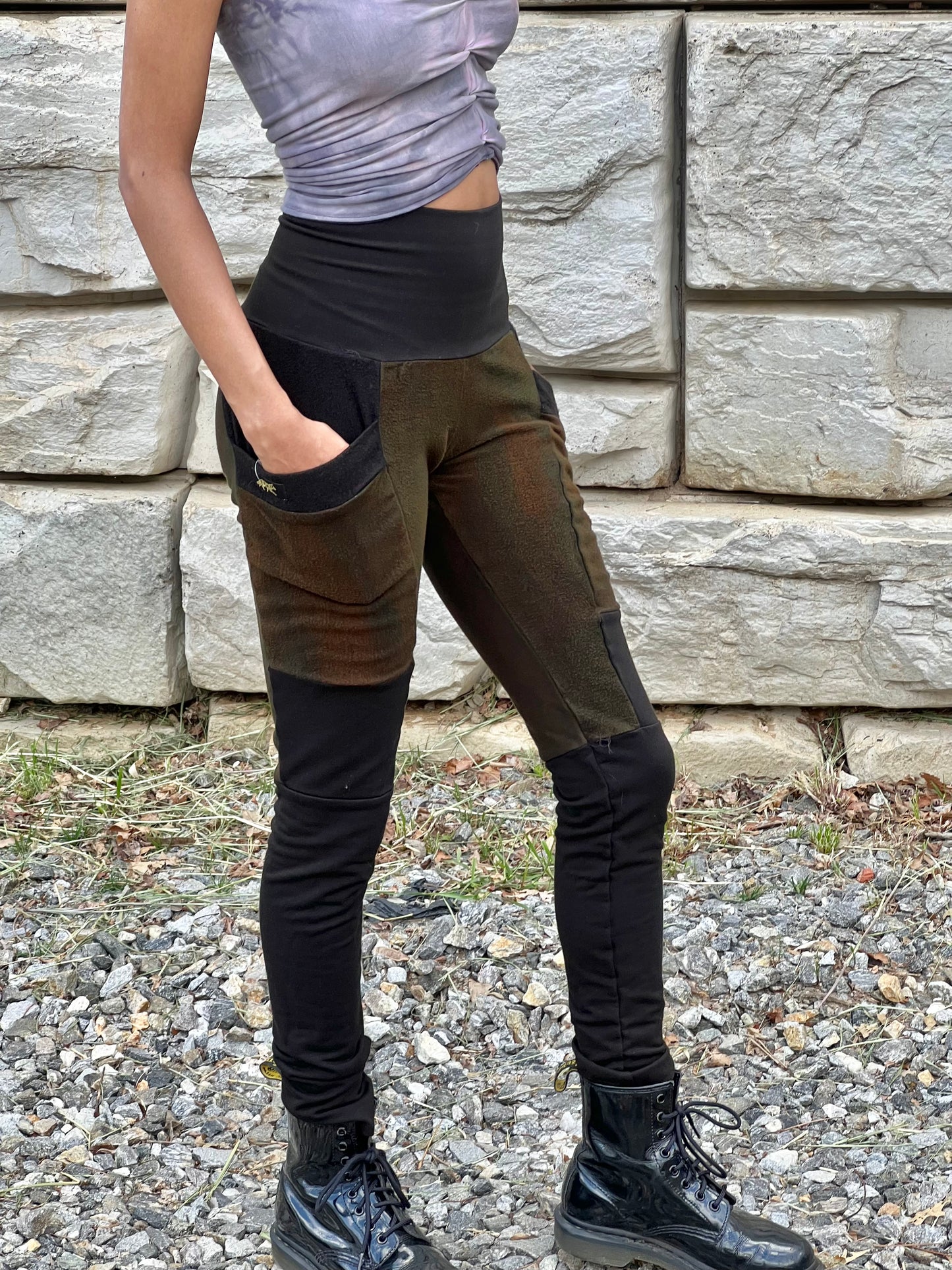 "Dragon Scales" Bamboo Fleece Crossfox Leggings