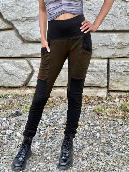 "Dragon Scales" Bamboo Fleece Crossfox Leggings