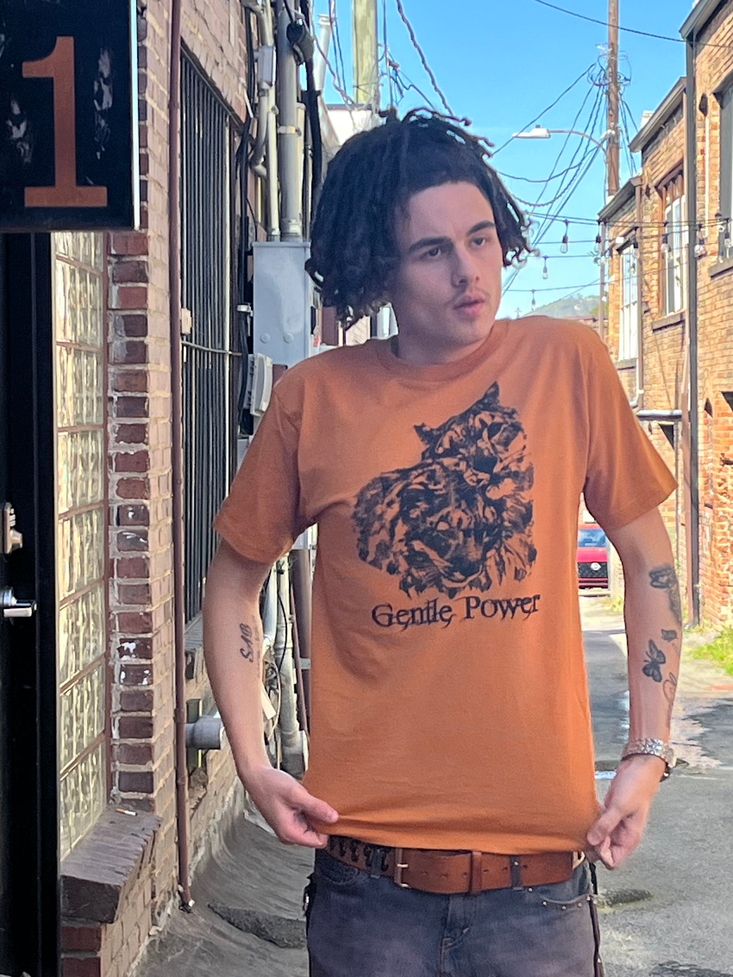 LO - Sienna 'Gentle Power' 100% Organic Cotton T-shirt